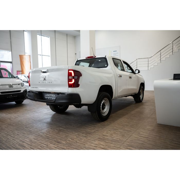 Peugeot Landtrek Лютий 2025