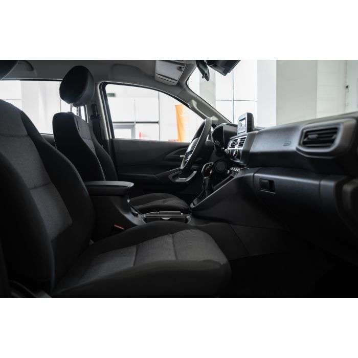 Peugeot Landtrek Лютий 2025