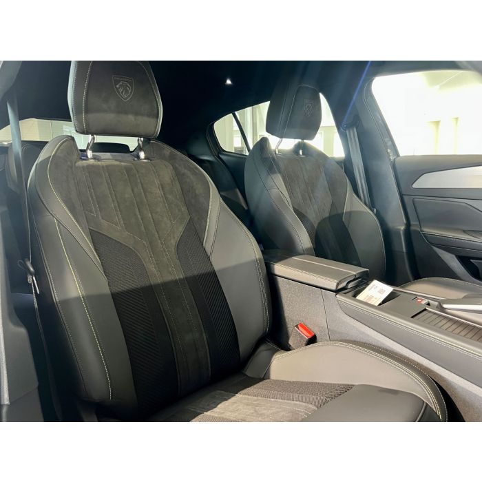 Новий Peugeot 408 GT